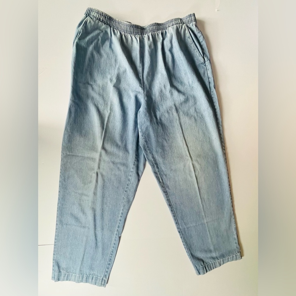 Vintage 90s Tradition Light Wash Denim Pull-On Mom Jeans | Size 16